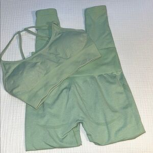 Seamless Mint Green Sports Bra and Leggings Set